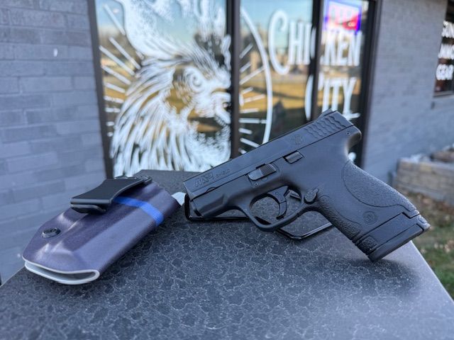 Smith &amp; Wesson M&amp;P Shield 9mm ***Pre Owned***