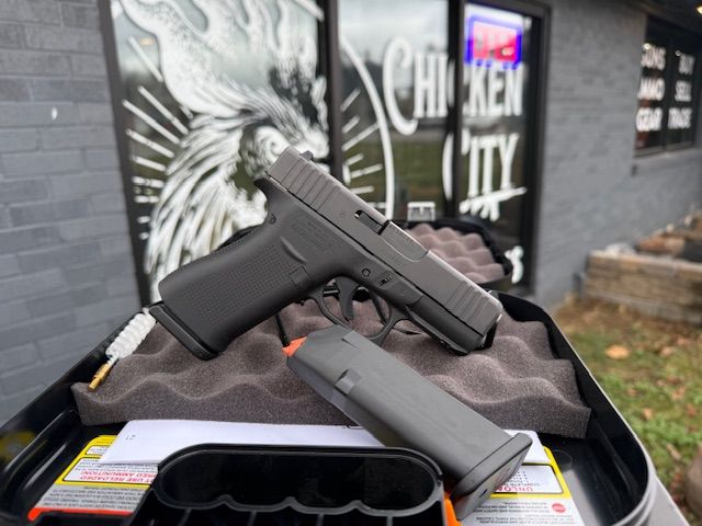 Glock 43x  Compact 9mm 2 Magazines***Pre Owned***