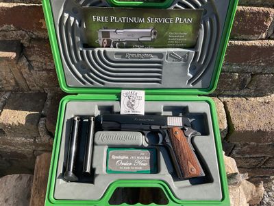 Remington R1 45acp 1911 2 Magazines *Pre Owned*