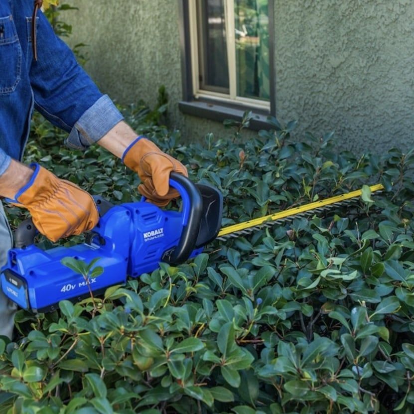 40-volt 24-in Cordless Electric Hedge Trimmer 2 Ah