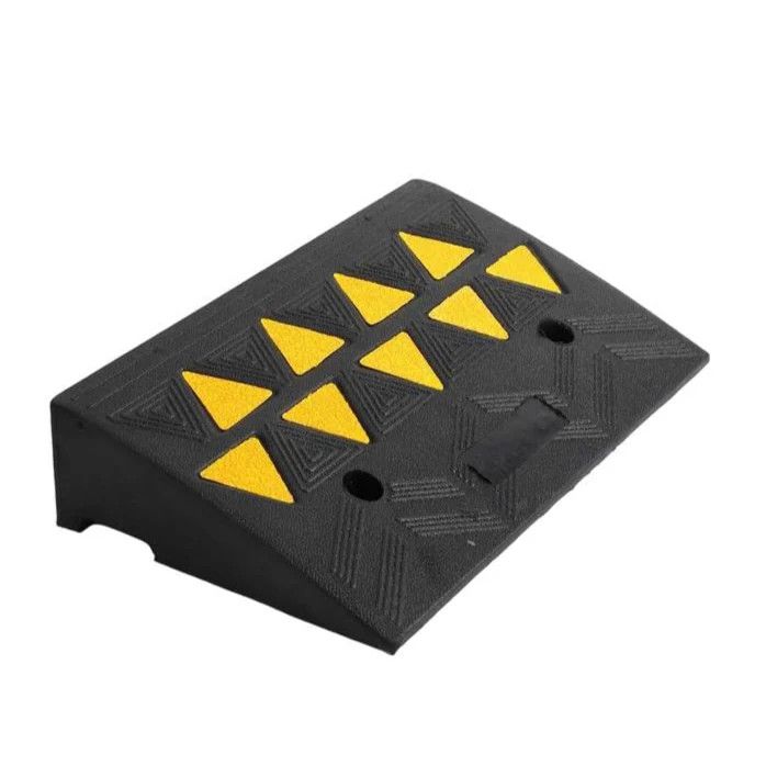 Heavy Duty Rubber Curb Ramp 4.1&quot;