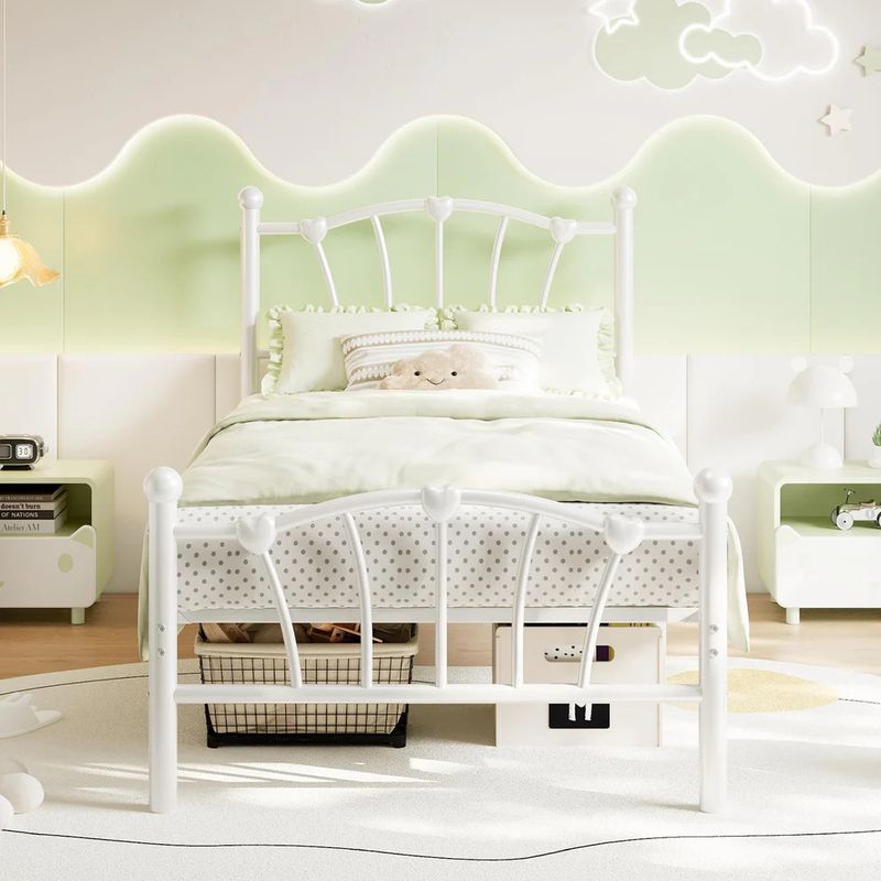 Garvee Twin XL Size Heart Shaped Metal Bed Frame With Headboard And Footboard