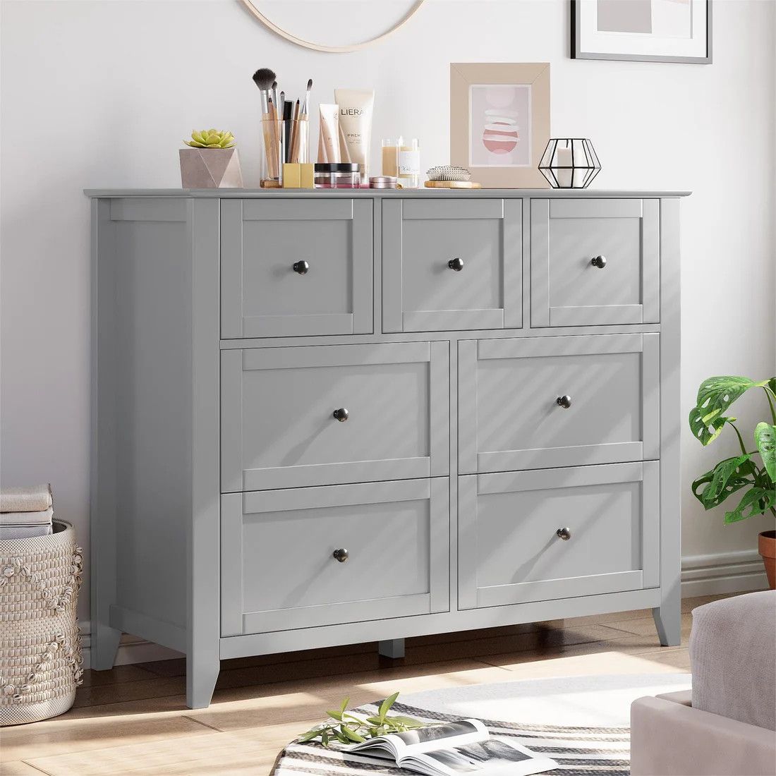 7 Chest of Drawer Dresser, Modern and Stylish Dresser