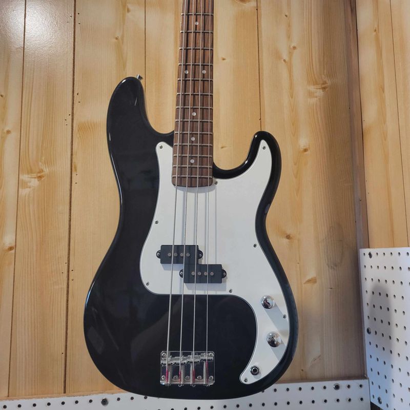 Johnson bass