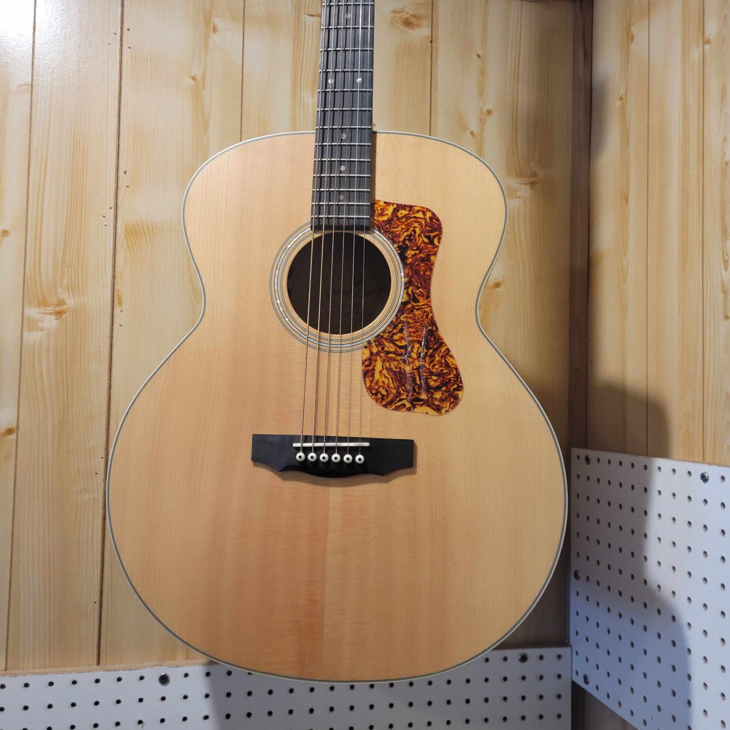 (USED) Guild B240E