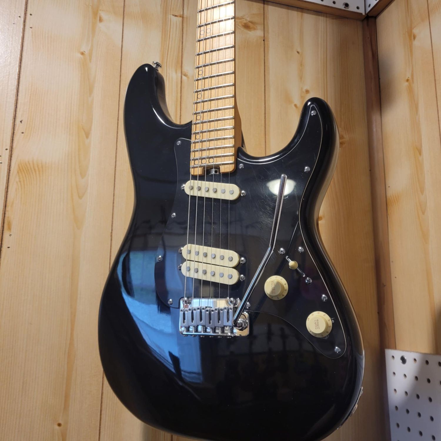 (USED) Schecter MV-6