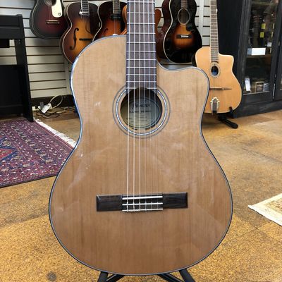 Fender CN-140SCE Solid Cedar/Ovangkol Thinline Nylon Acoustic-Electric w/Hard Case
