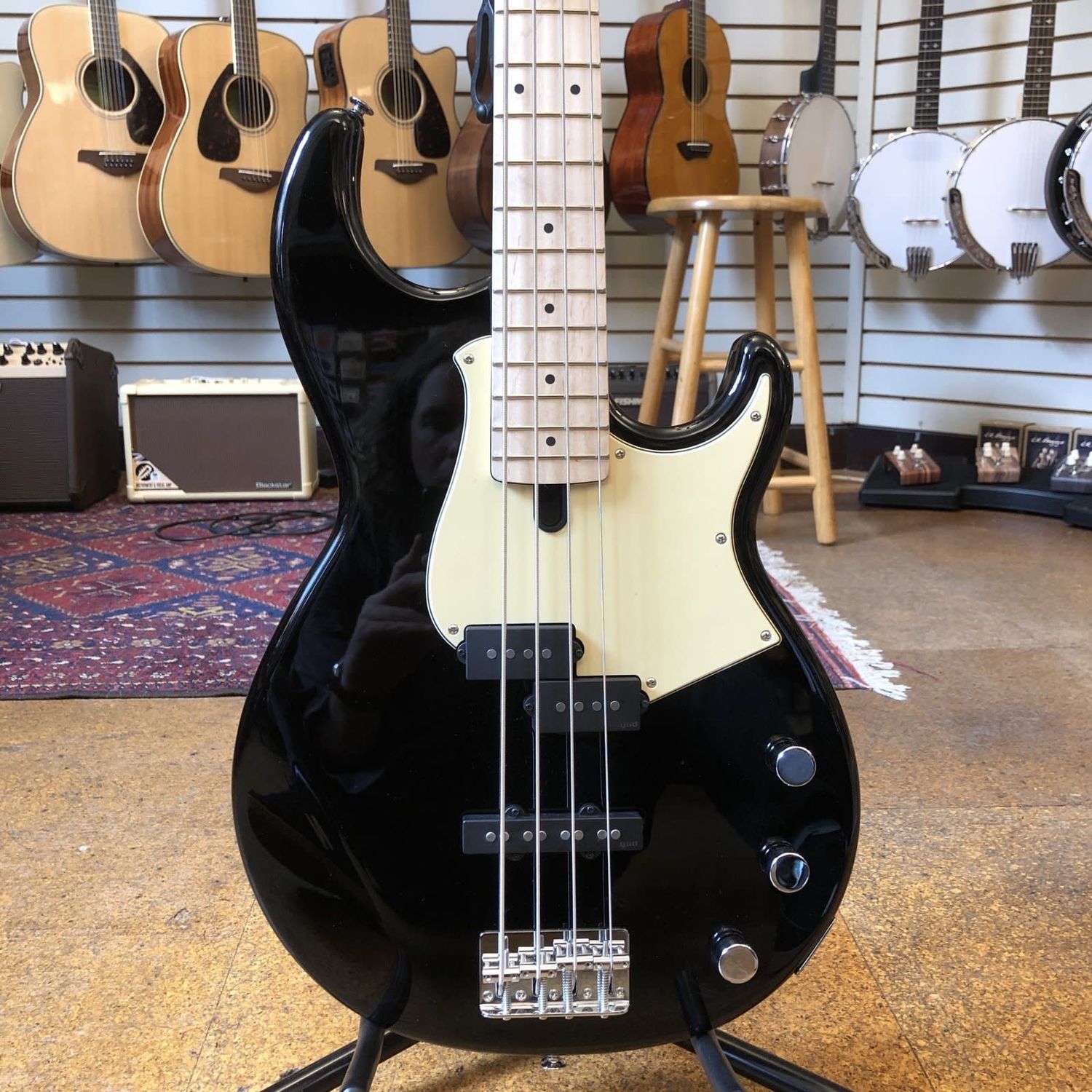 Yamaha BB434 4-String Bass Guitar Black w/Maple Fingerboard