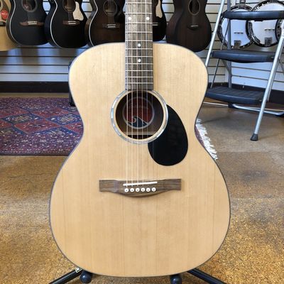 Eastman PCH1-OM Sitka Spruce/Sapele Acoustic Guitar w/Padded Gig Bag
