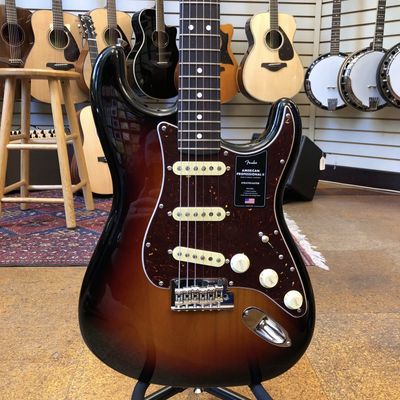 Fender American Professional II Stratocaster 3-Color Sunburst w/Rosewood Fingerboard Hard Case