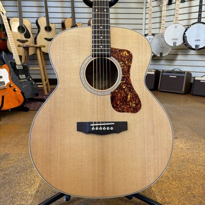 Guild BT-240E Baritone Jumbo Acoustic-Electric Guitar