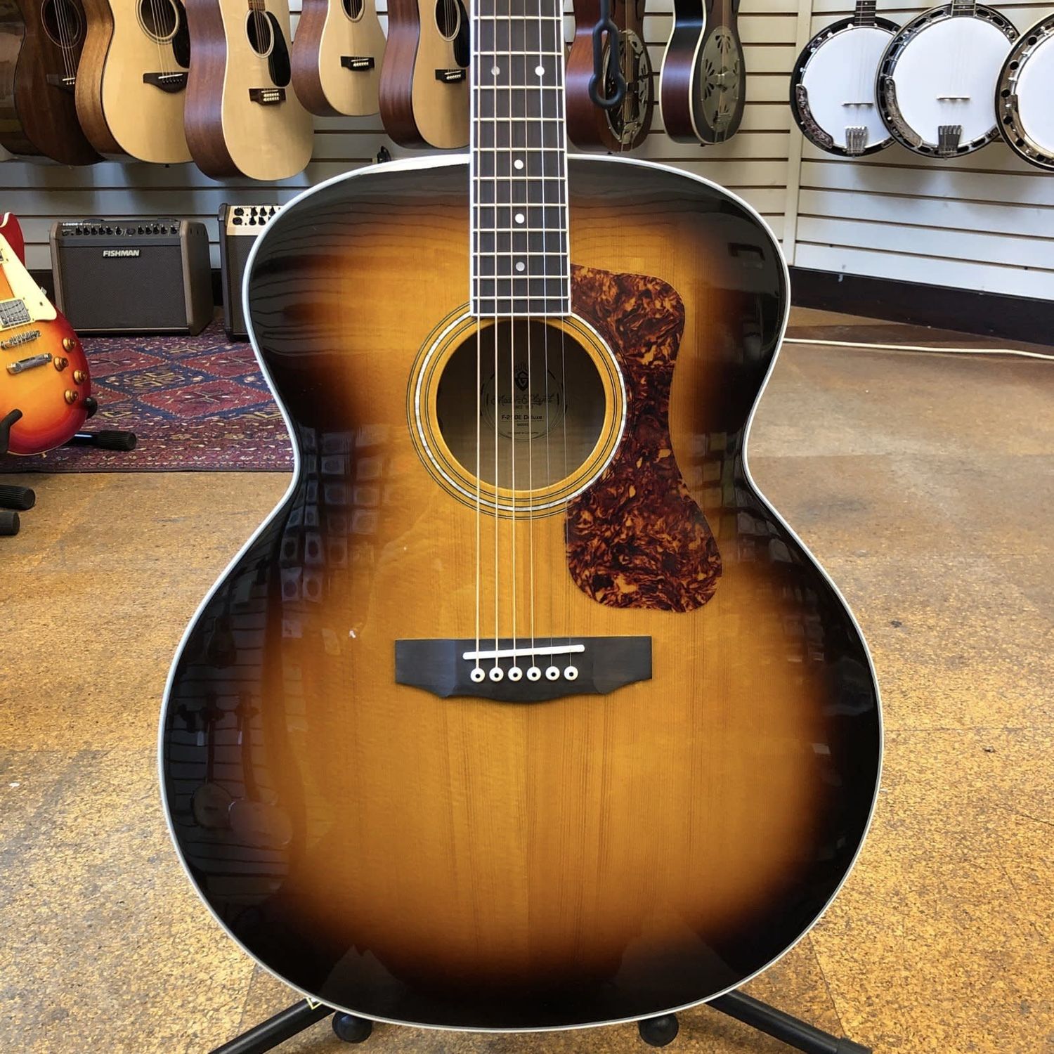 Guild F-250E Deluxe Sitka Spruce/Flamed Maple Jumbo Acoustic-Electric Guitar