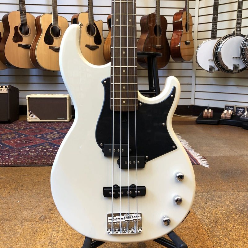 Yamaha BB234 Solid Body Bass Guitar Vintage White