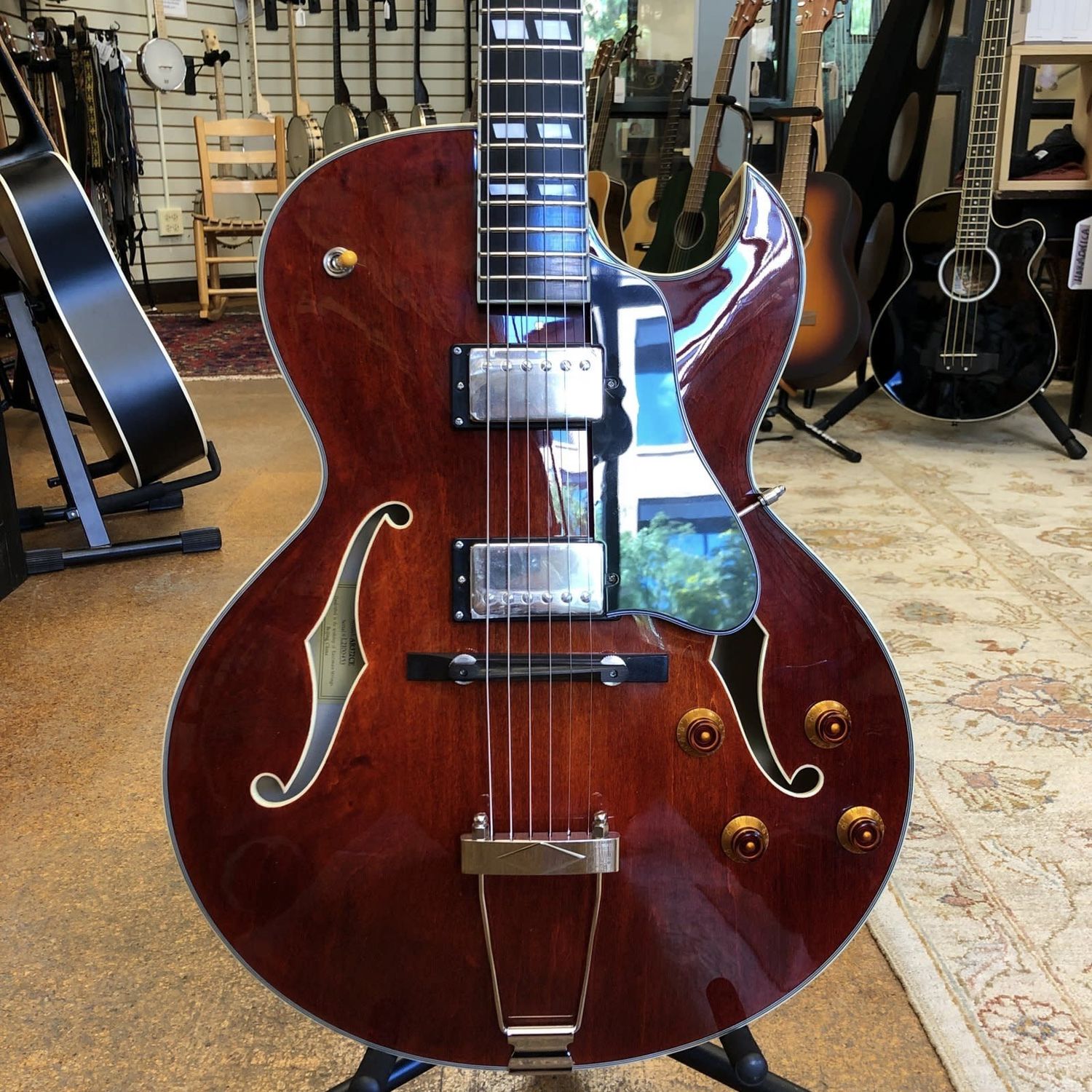 Eastman AR372CE Hollow Body Archtop Electric Guitar Classic Finish w/Hard Case