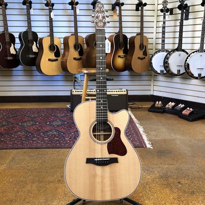 Seagull Maritime SWS Concert Hall CW Semi-Gloss EQ Solid Spruce