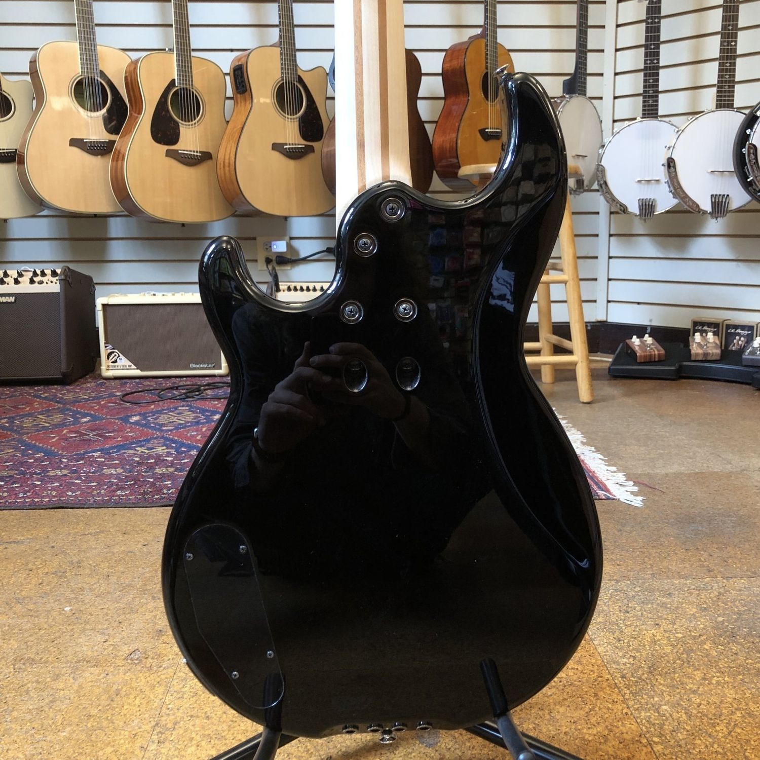 Yamaha BB434 4-String Bass Guitar Black w/Maple Fingerboard