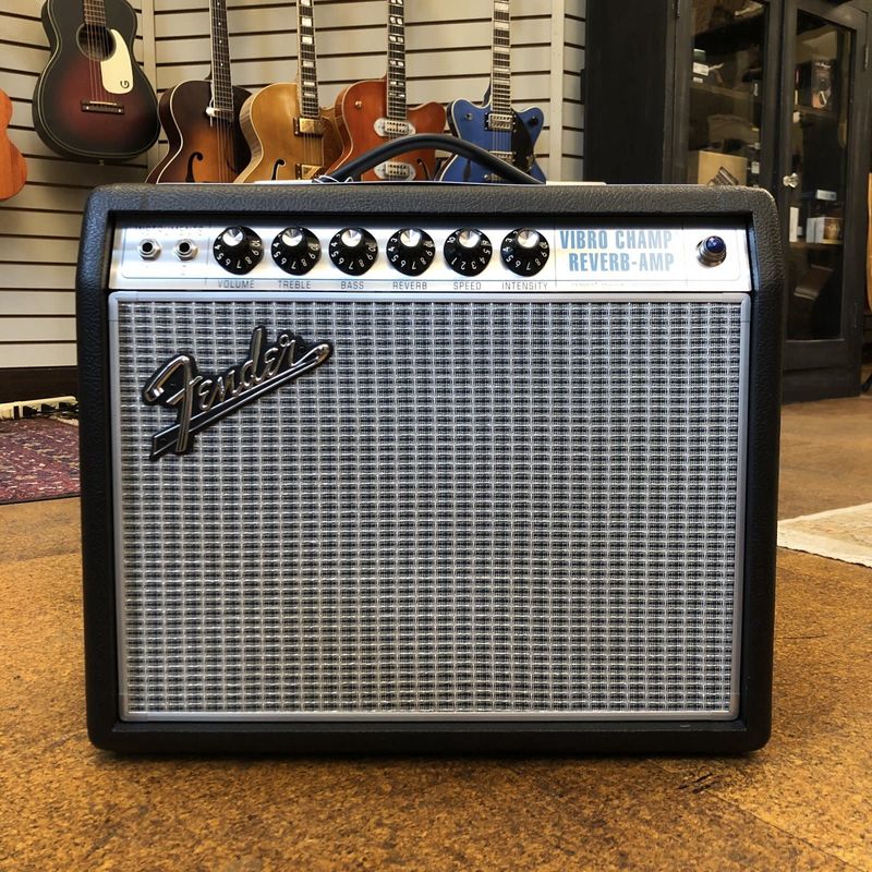 Fender &#39;68 Custom Vibro Champ Reverb 1x10&quot; 5-watt Tube Combo Amp