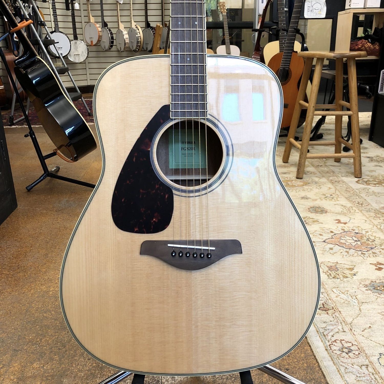 Yamaha FG820L Solid Spruce Left-Handed Dreadnought Acoustic Guitar Natural