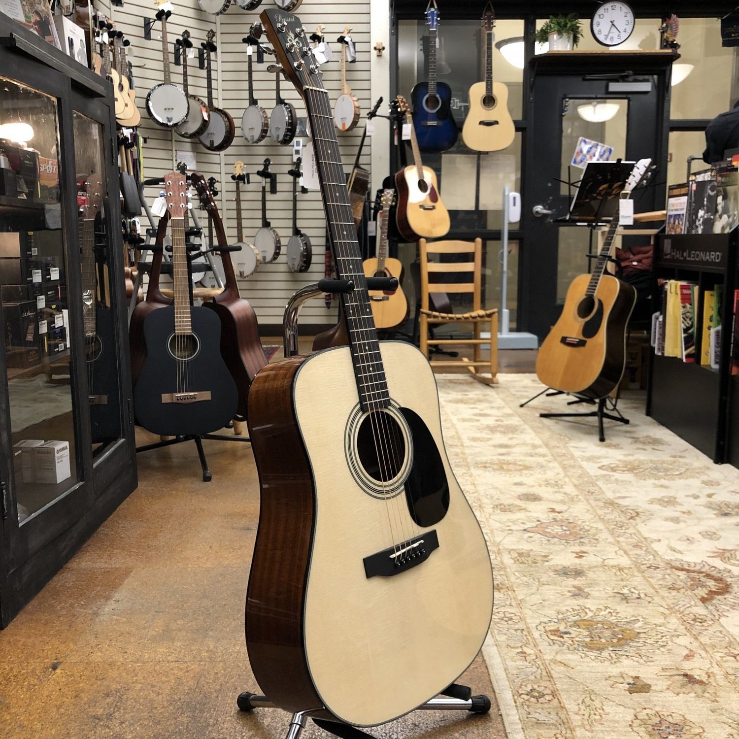 Bristol BD-16 Dreadnought Spruce/Mahogany Acoustic Guitar w/Padded