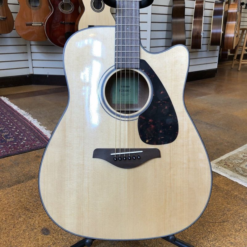 Yamaha FGX800C Solid Top Dreadnought Acoustic-Electric Natural