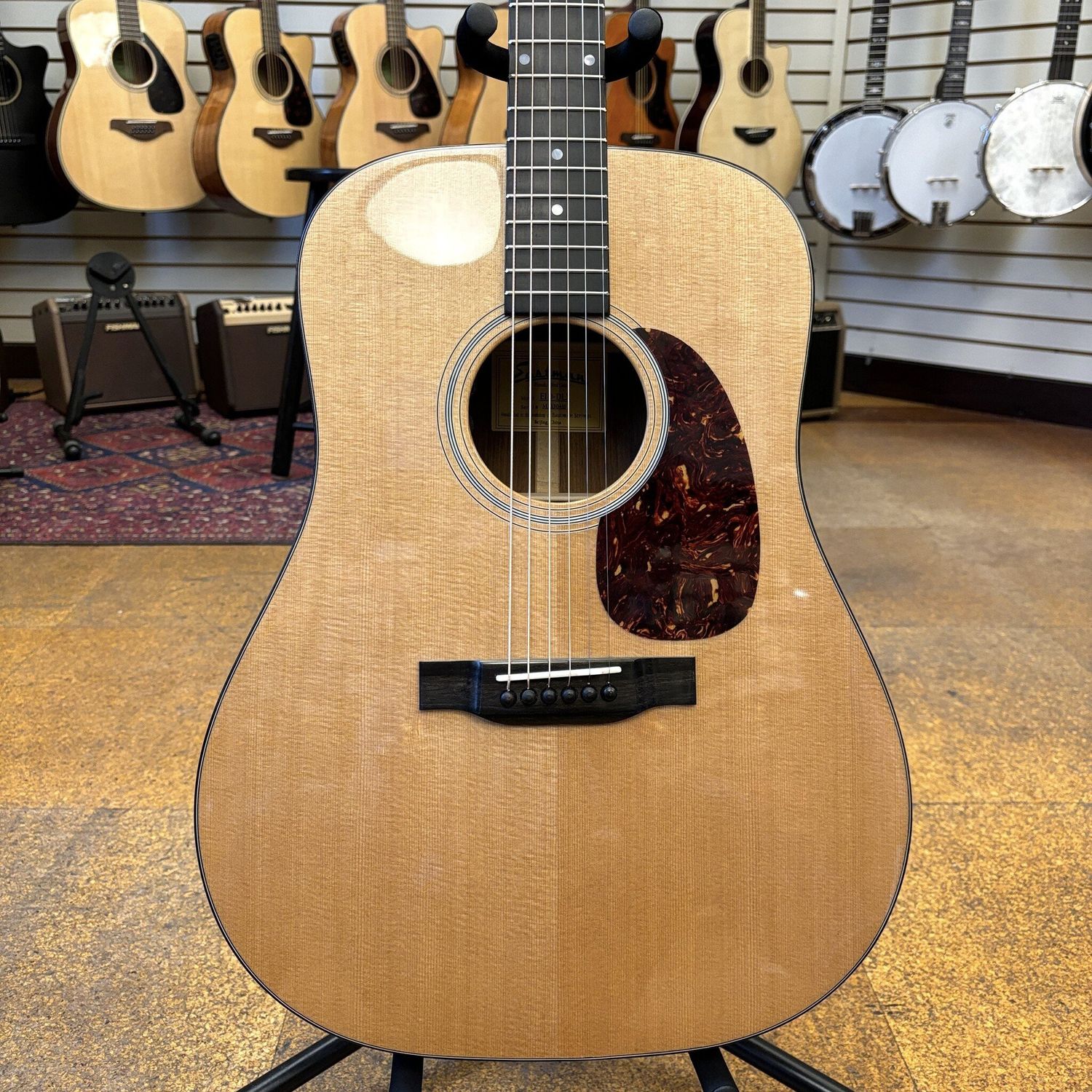 Eastman E1D-DLX Sitka Spruce/Sapele Dreadnought Acoustic-Electric Guitar w/Padded Gig Bag
