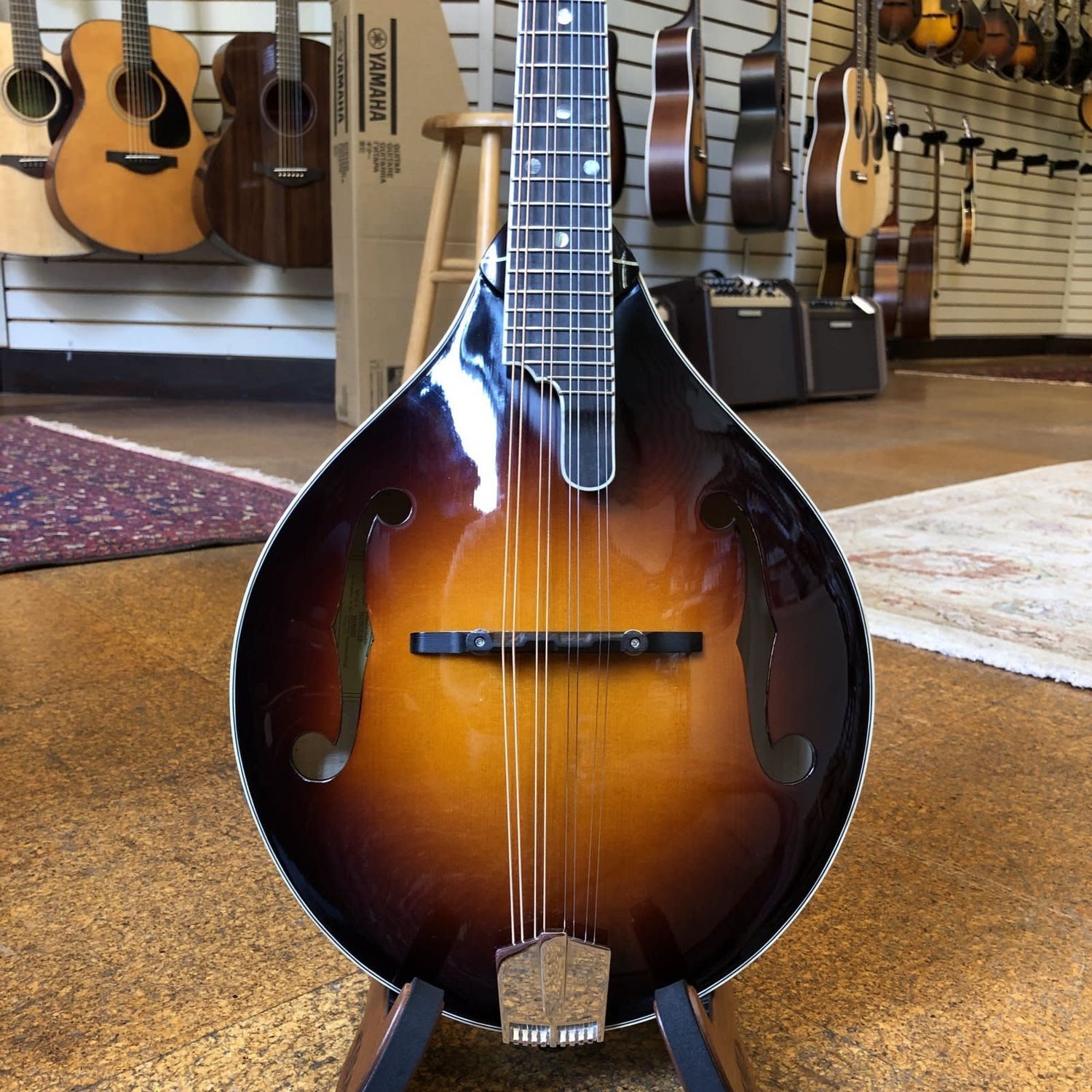 Eastman MD805 A-Style Mandolin Sunburst w/Hard Case