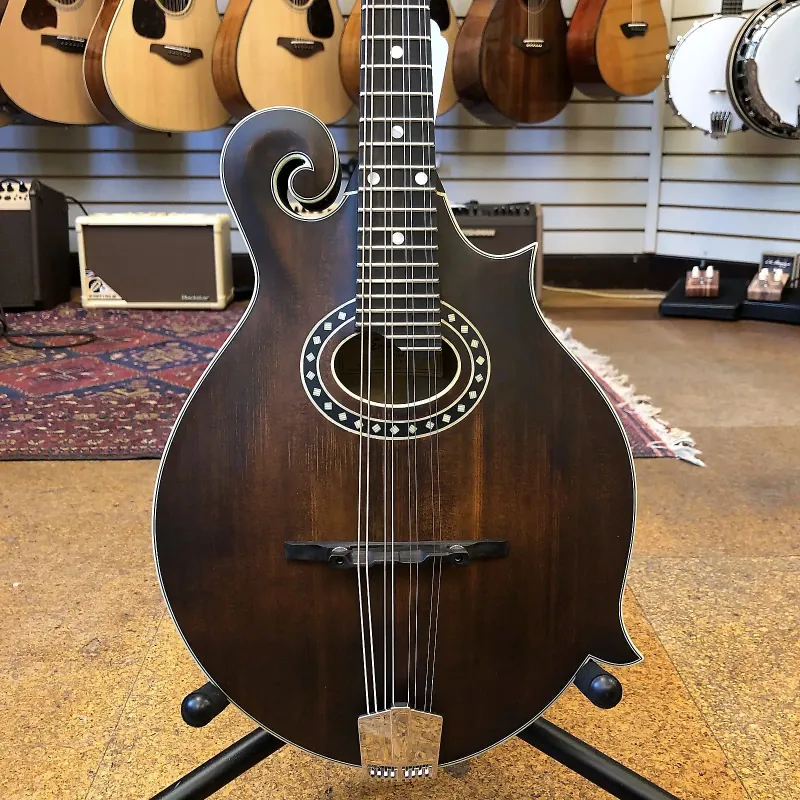 Eastman MD314 F-Style Oval Hole Mandolin Classic Finish w/Padded Gig Bag