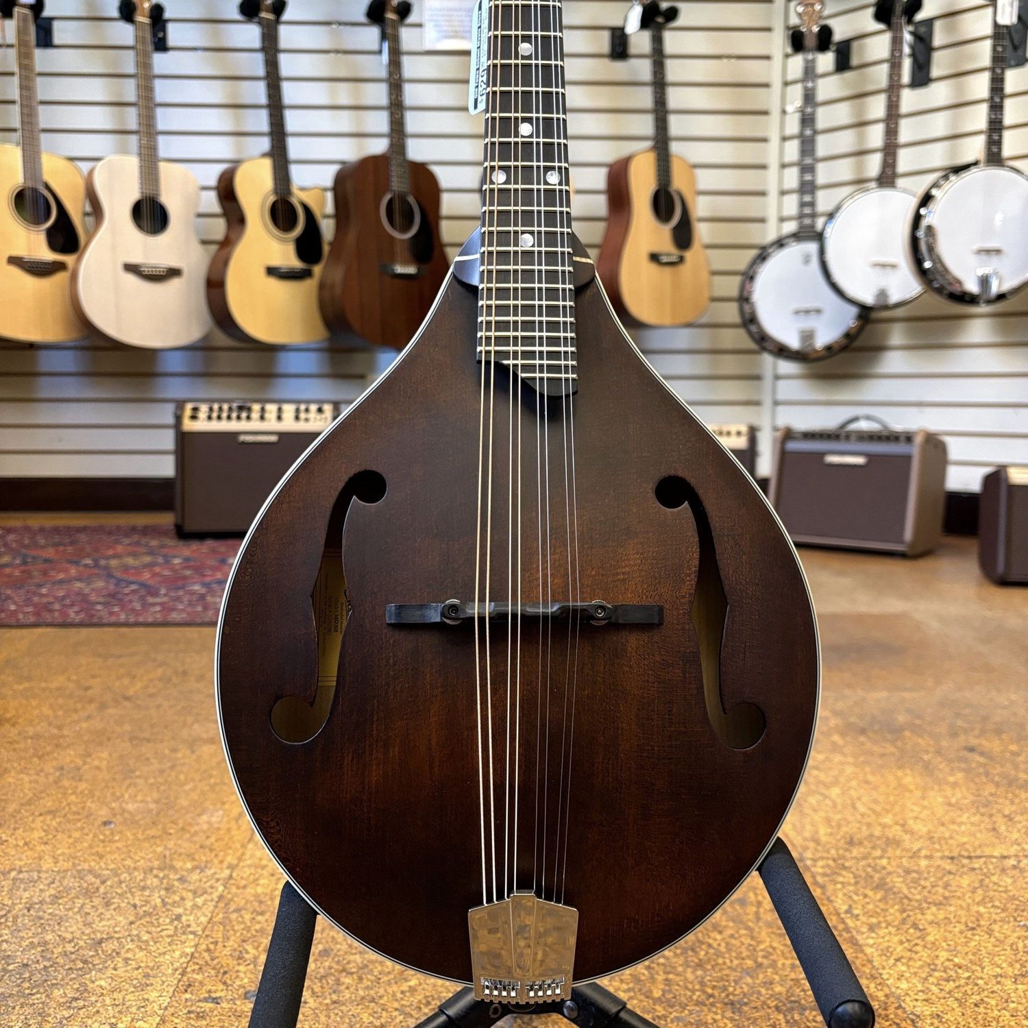 Eastman MD305 All-Solid A-Style Mandolin Classic Matte w/Padded Gig Bag