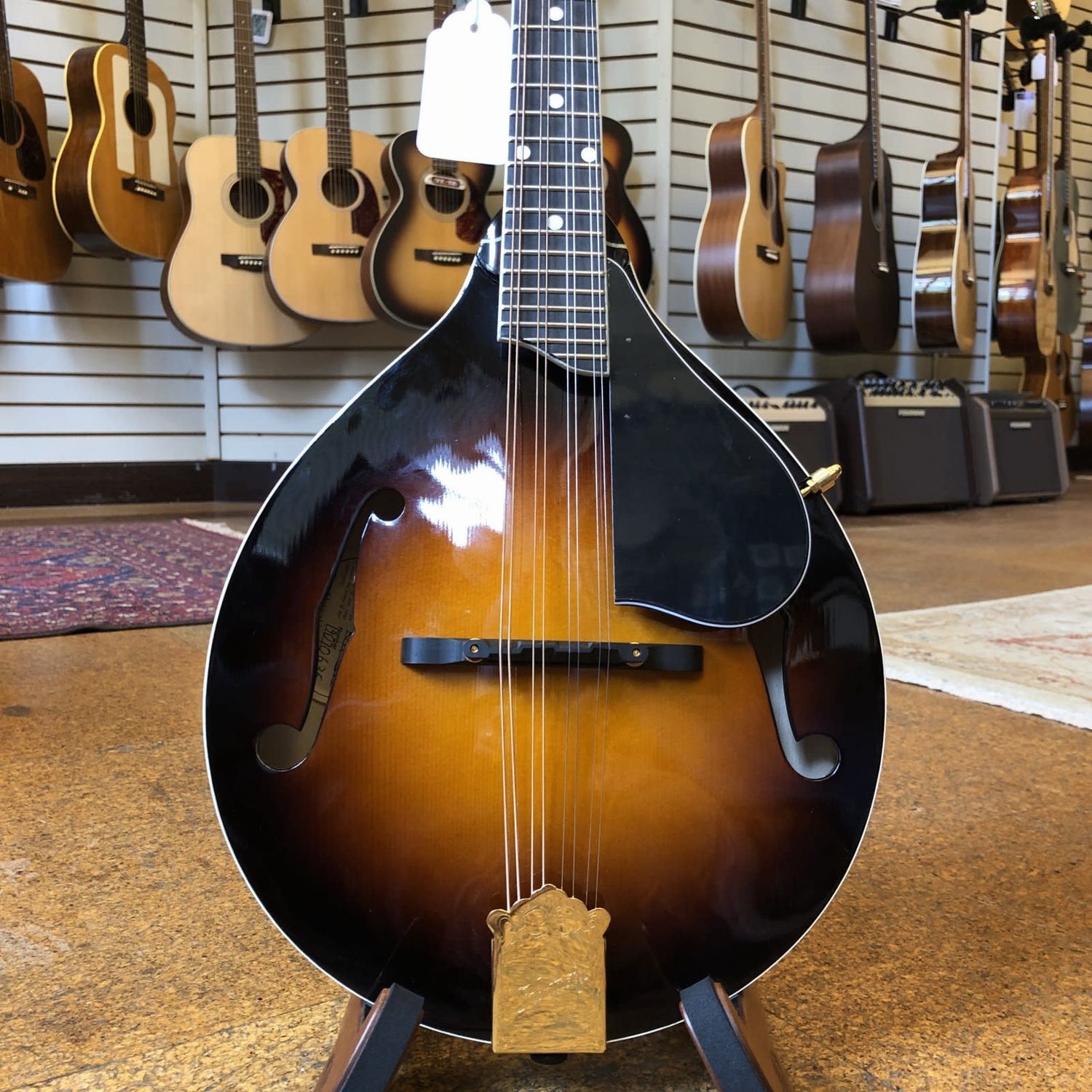 Kentucky KM-500 Artist German Spruce/Alpine Maple A-Style Mandolin Sunburst w/Padded Gig Bag
