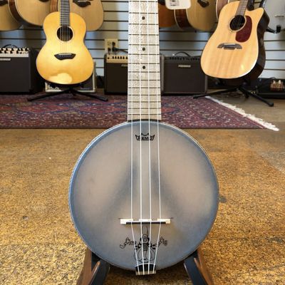 Magic Fluke USA Firefly Concert Banjo Ukulele Maple w/Geared Tuners Padded Gig Bag