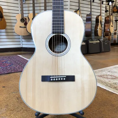 Guild P-240 Memoir Solid Top Parlor Acoustic Guitar