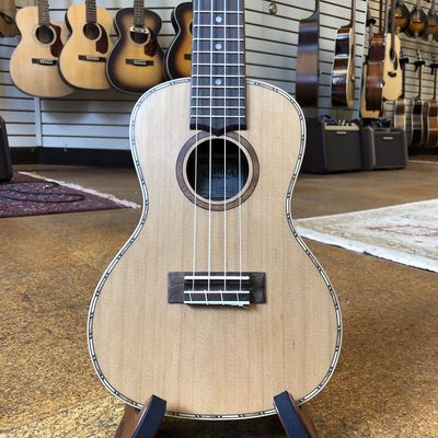 Lanikai CDST-C Cedar Solid Top Concert Ukulele w/Padded Gig Bag