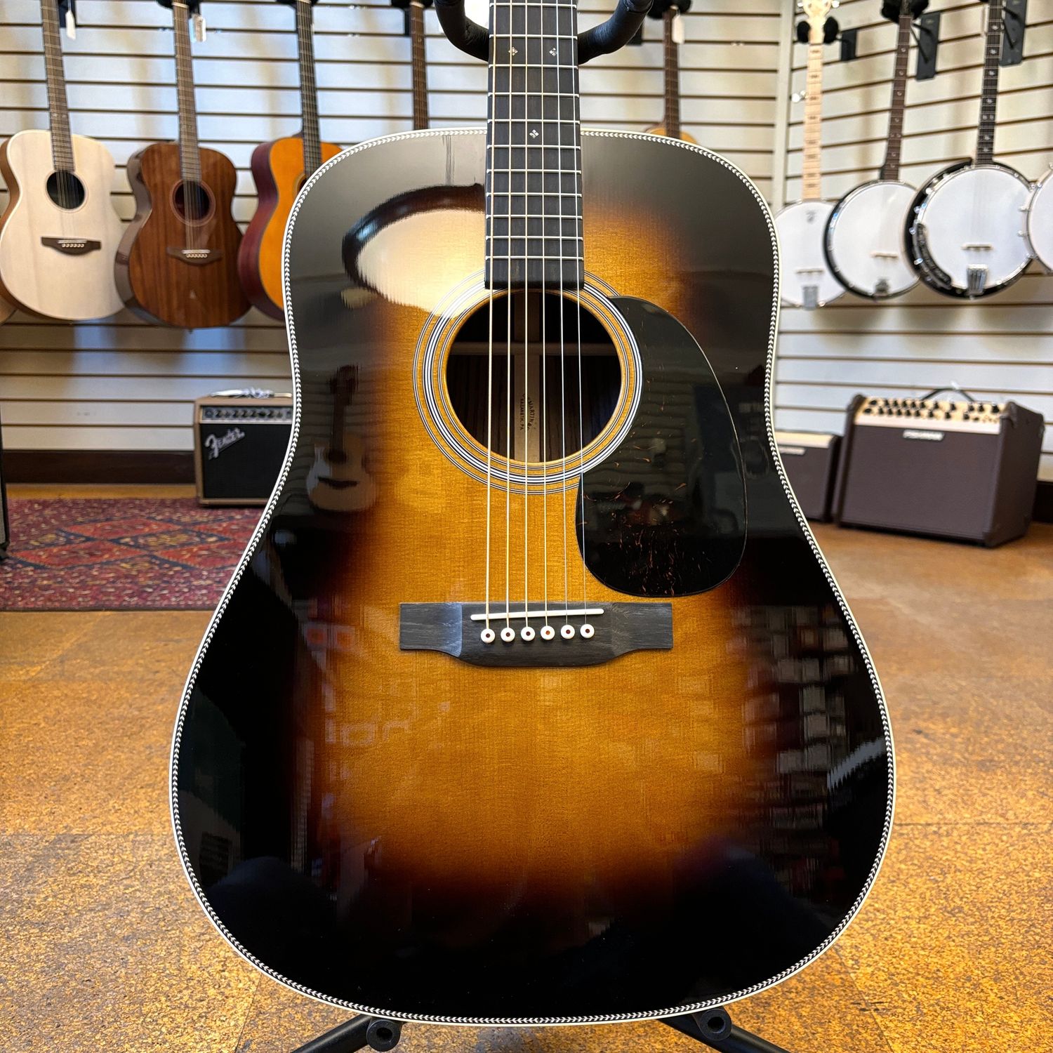 Martin HD-28 Standard Series Dreadnought Acoustic Guitar Sunburst w/Molded Hard Case