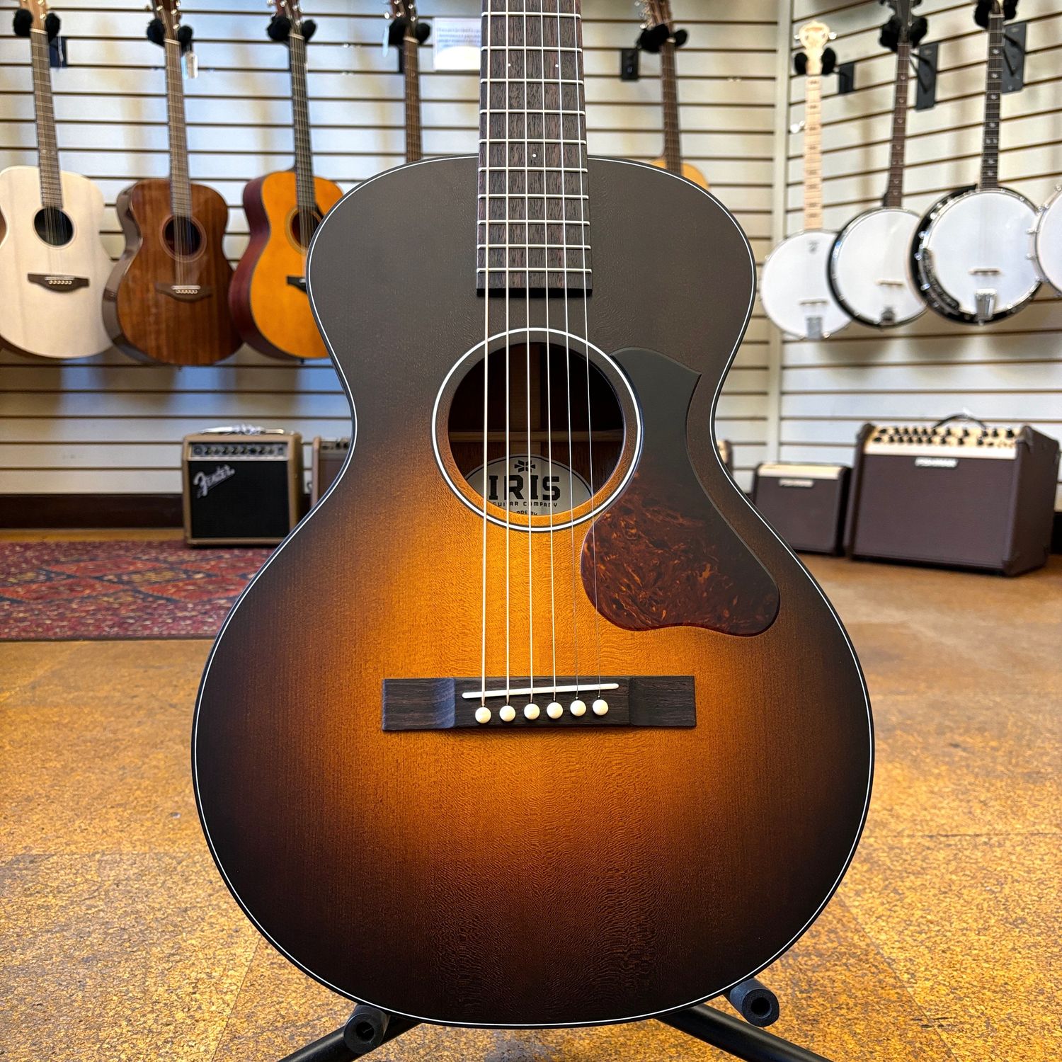 Iris BB Model Sitka Spruce/Mahogany Parlor Acoustic Guitar Sunburst w/Hard Case