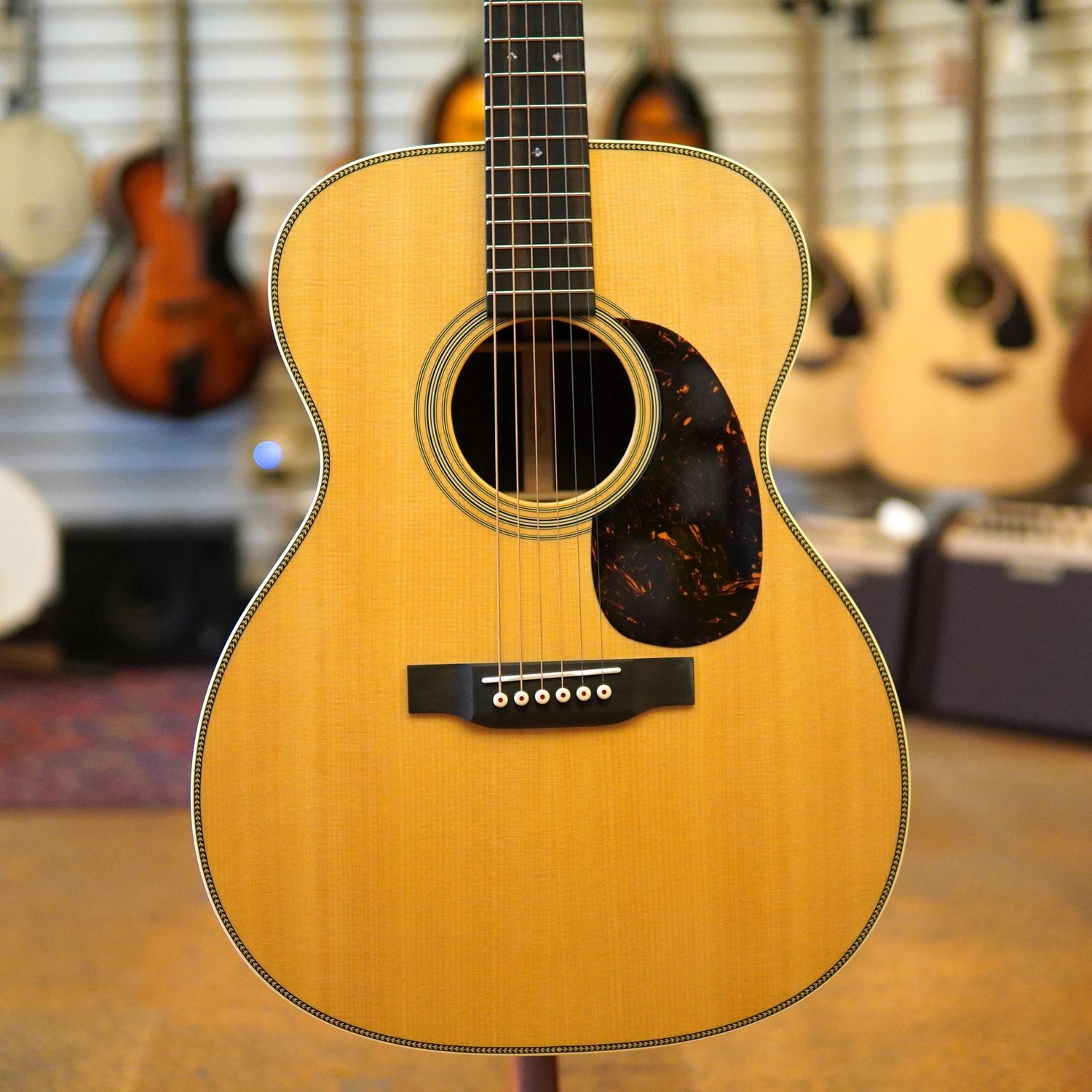Martin 000-28 Standard Series Sitka Spruce/East Indian Rosewood Acoustic Guitar w/Hard Case