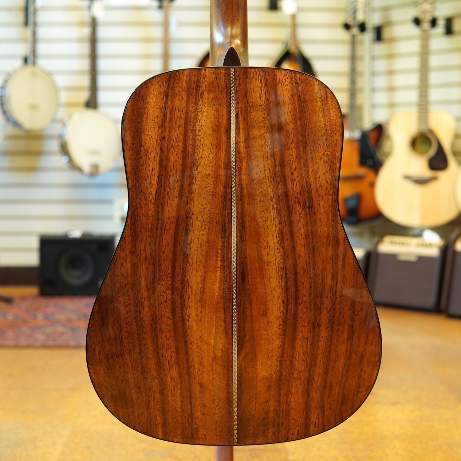 Martin D-28 Acoustic Guitar | Martin Guitar