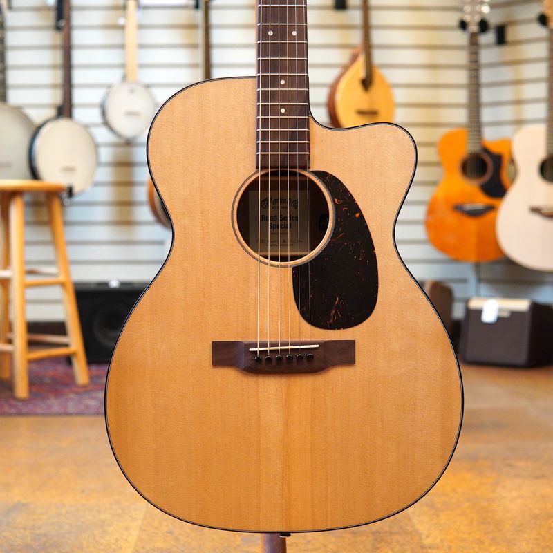 Martin OMC-10E Special Cutaway Acoustic-electric Guitar w/Padded Gig Bag