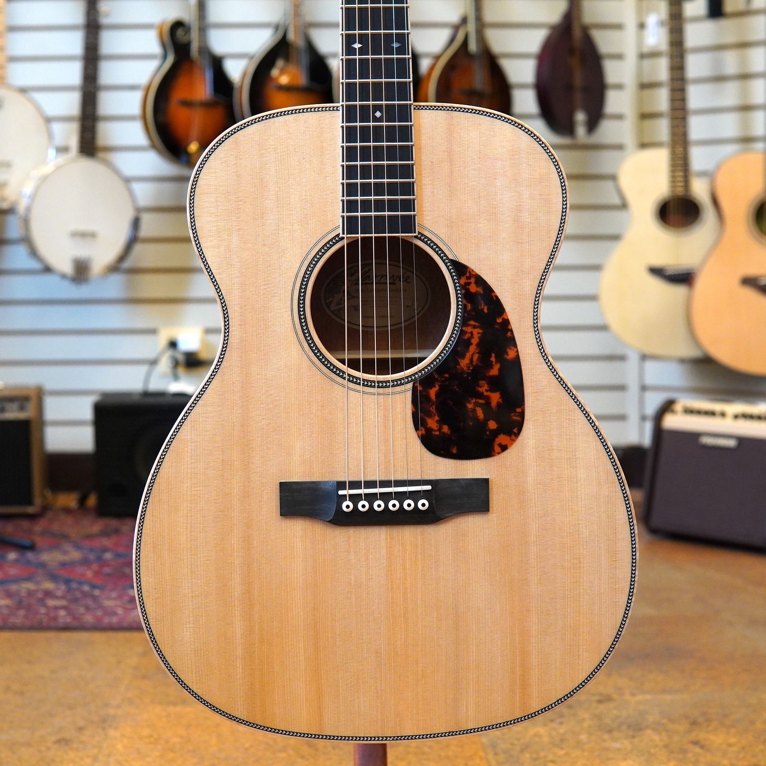 Larrivee OM-50 Sitka Spruce/Mahogany Acoustic Guitar w/Hard Case