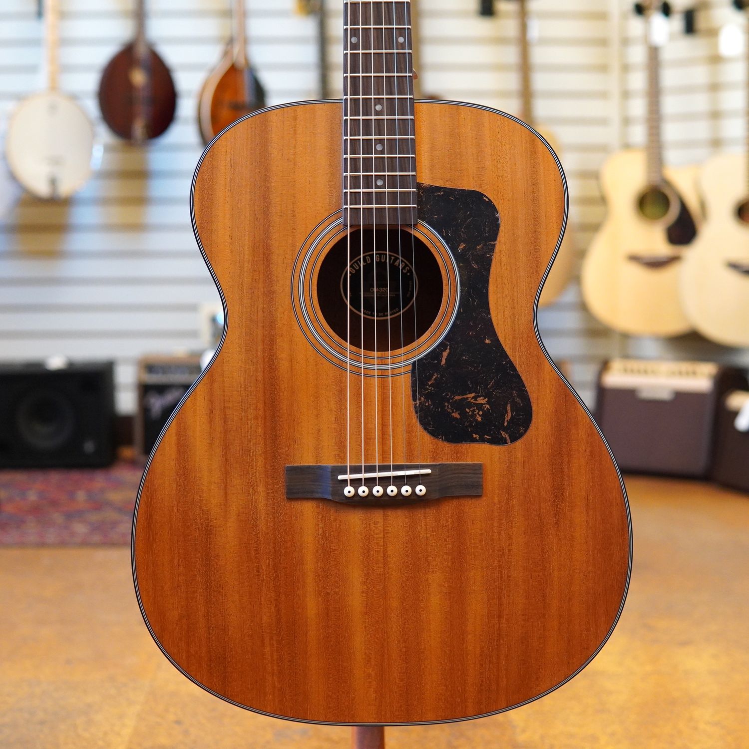 Guild OM-320 All-Mahogany Acoustic Guitar Natural