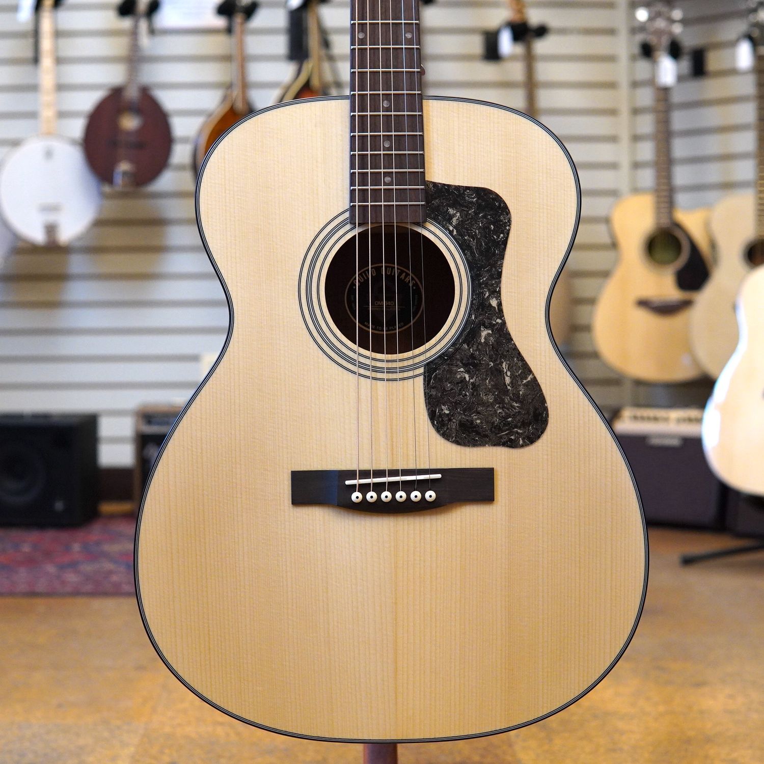 Guild OM-340 Sitka Spruce/Mahogany Acoustic Guitar