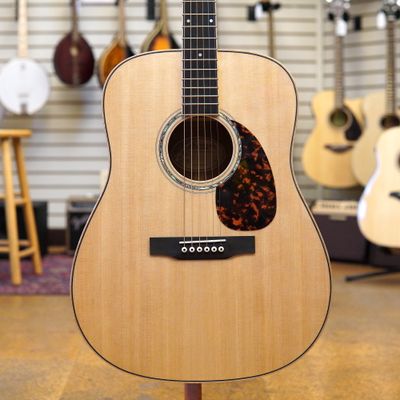 Larrivee D-05 Select Series Sitka Spruce/Mahogany Dreadnought Acoustic Guitar w/Hard Case