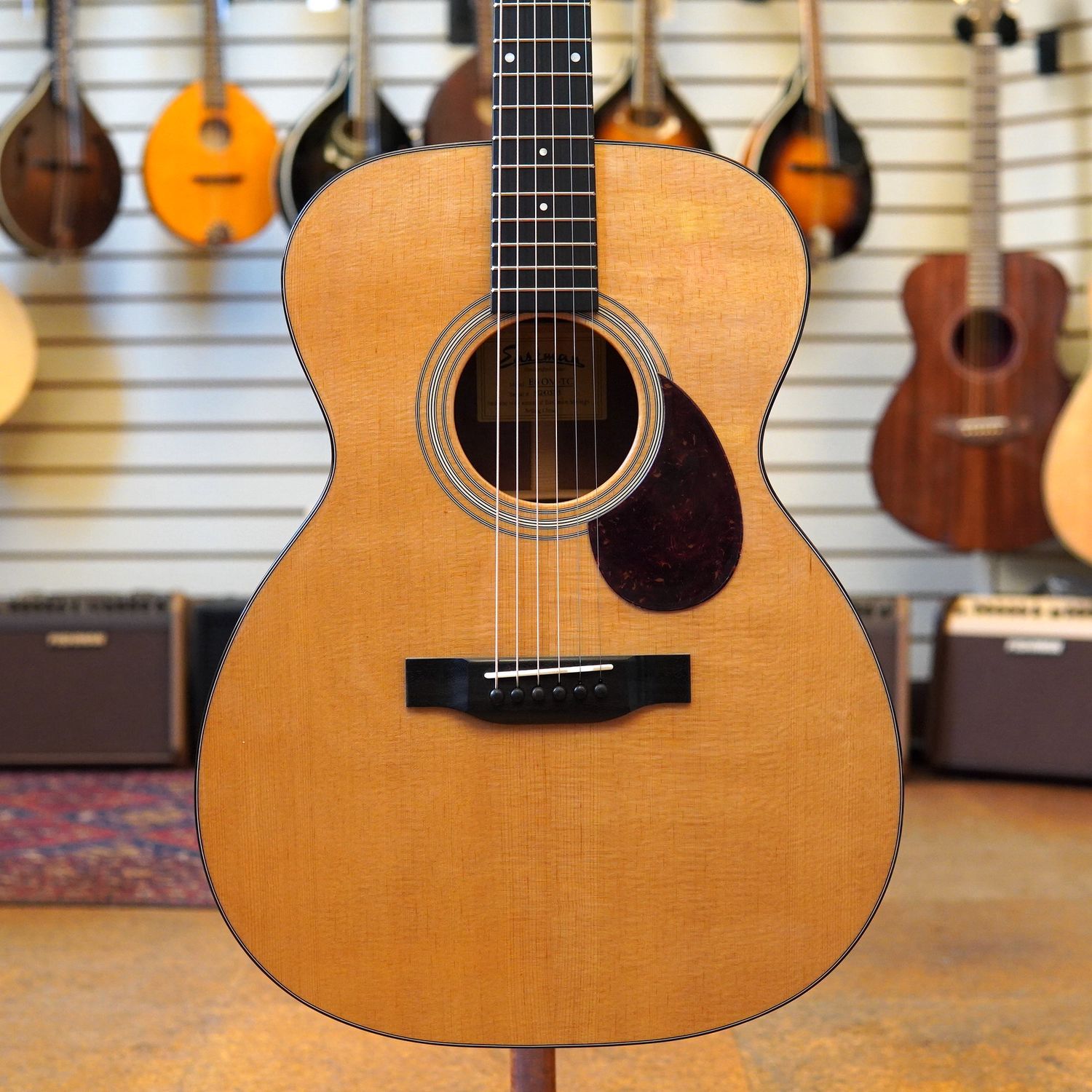Eastman E6OM-TC Sitka Spruce/Mahogany Acoustic w/Thermo-Cured Top Hard Case