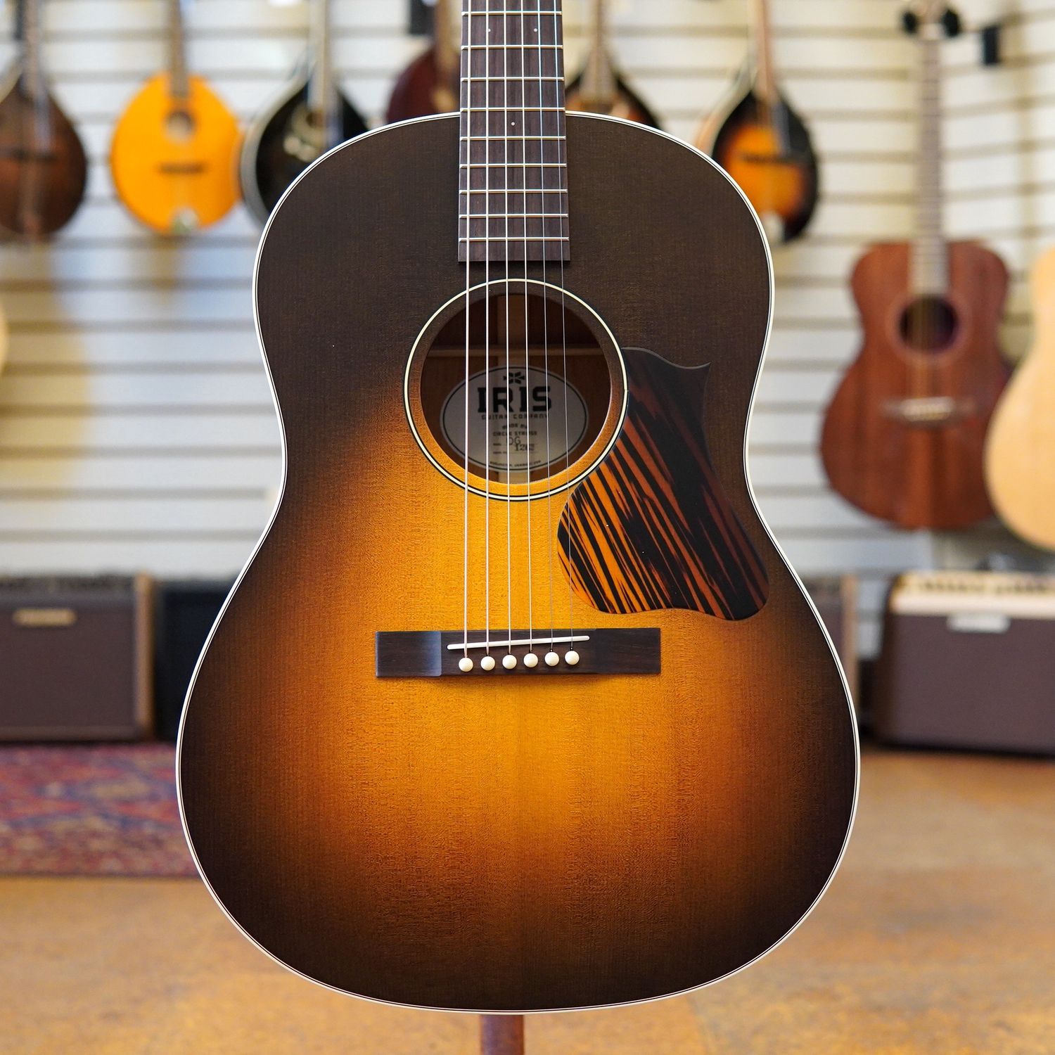 Iris Guitars USA OG Model Sitka Spruce/Mahogany Acoustic Guitar Sunburst w/Hard Case