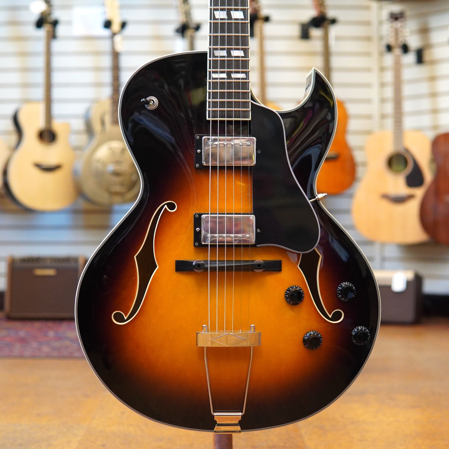 Eastman AR372CE-SB Archtop Electric Guitar Sunburst w/Kent Armstrong Pickups, Hard Case