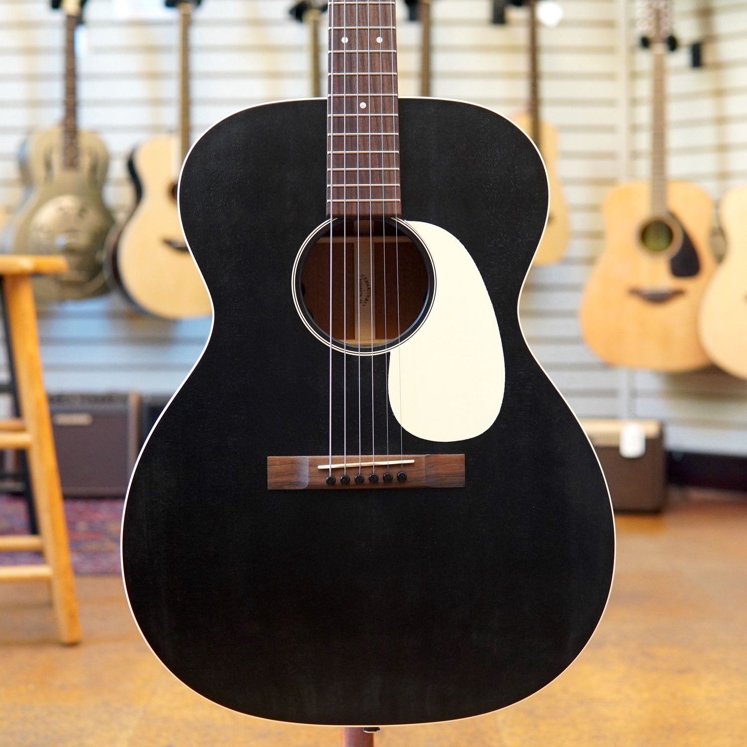 Martin 000-17E Auditorium Acoustic-Electric Black Smoke w/Padded Gig Bag