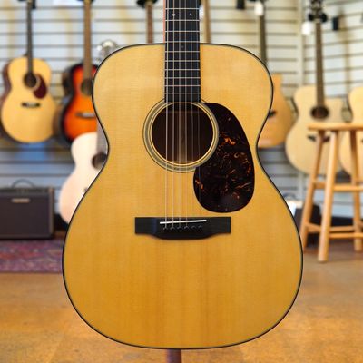 Martin 000-18 Standard Series Sitka Spruce/Mahogany Acoustic Guitar w/Hard Case