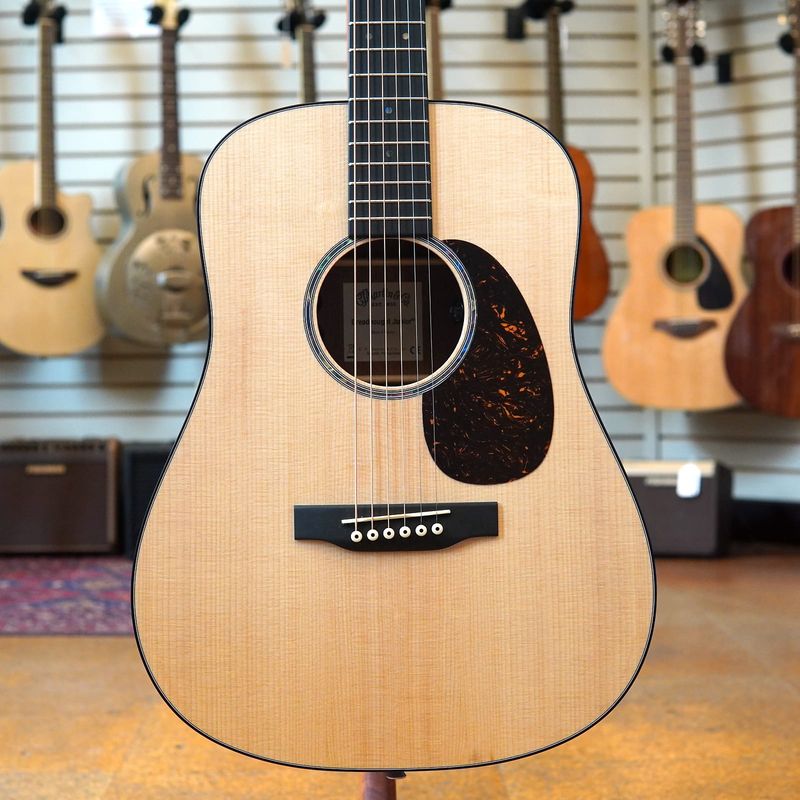 Martin DJr-E Sitka Spruce/Sapele Dreadnought Junior Acoustic-Electric w/Padded Gig Bag