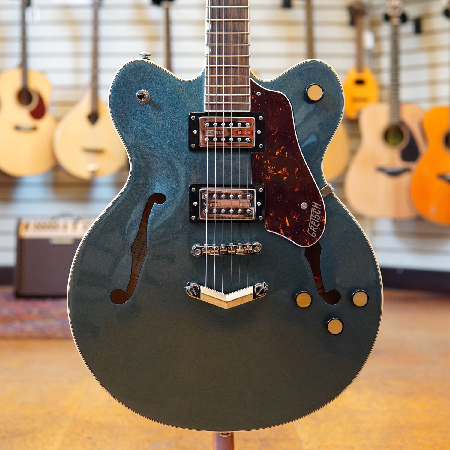 Gretsch G2622 Streamliner Double-Cut Electric Guitar Gunmetal