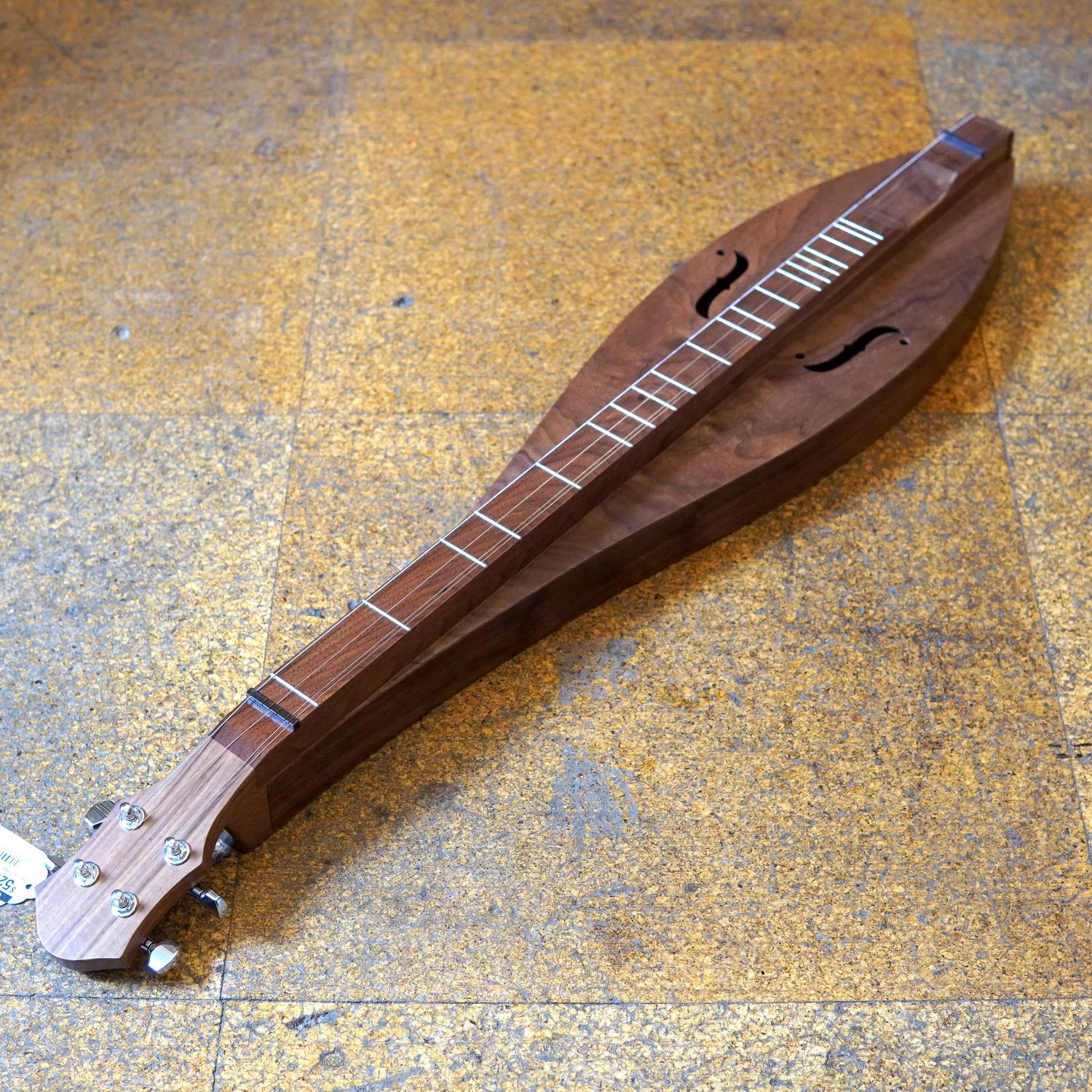 McSpadden 4FT26WW 26&quot; All-Walnut Teardrop Mountain Dulcimer w/Padded Gig Bag