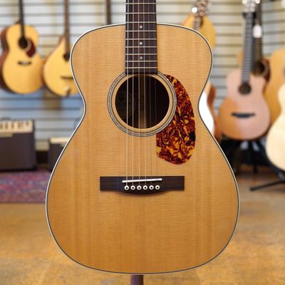 Guild M-140 All-Solid Spruce/Mahogany Concert Acoustic Guitar w/Padded Gig Bag